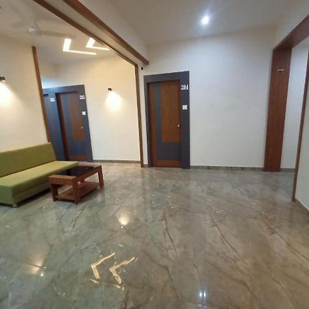 Hotel Crossview Palanpur Exterior foto