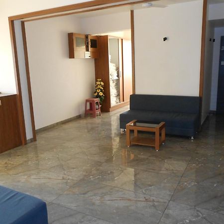 Hotel Crossview Palanpur Exterior foto