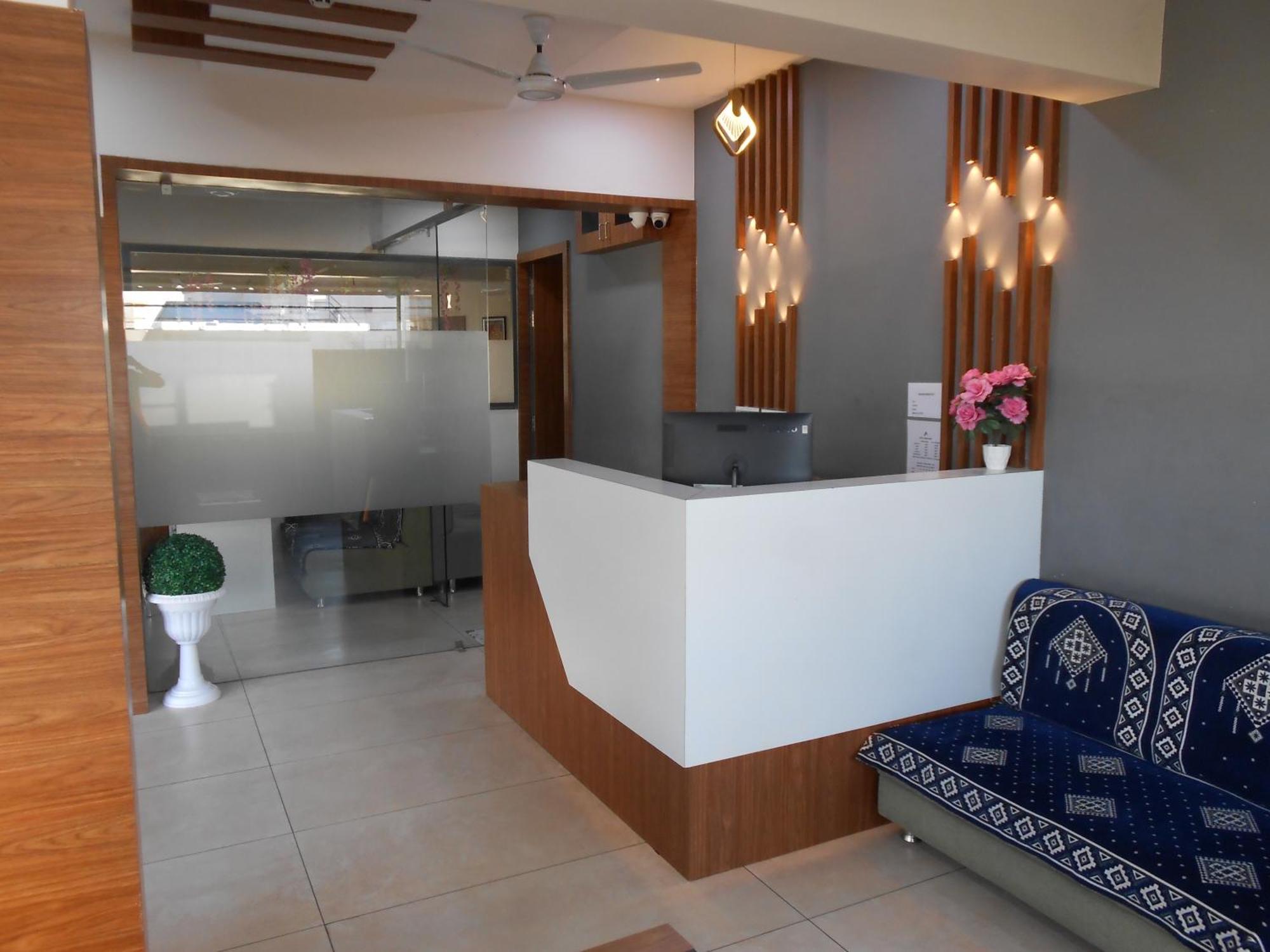 Hotel Crossview Palanpur Exterior foto