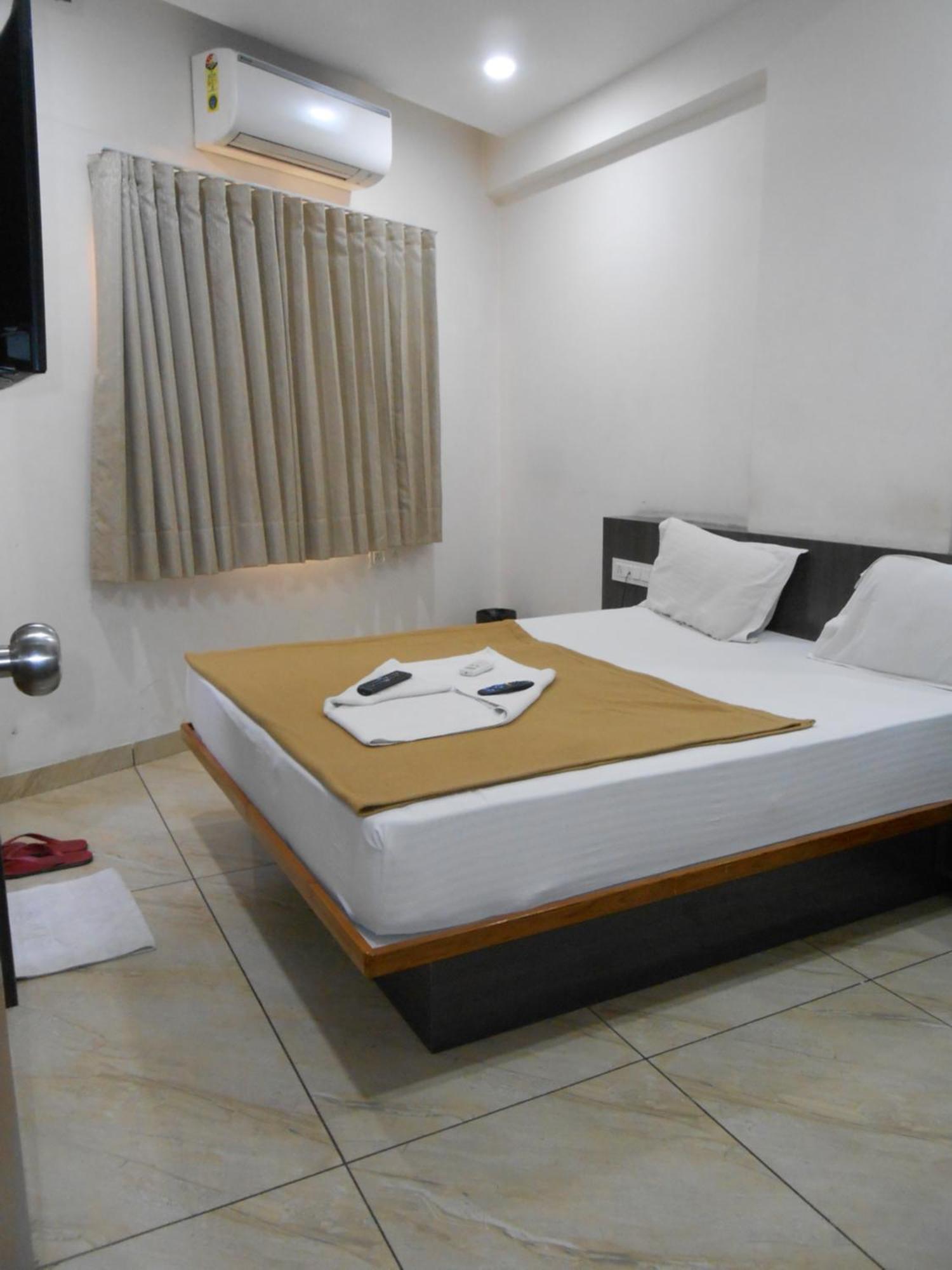 Hotel Crossview Palanpur Exterior foto