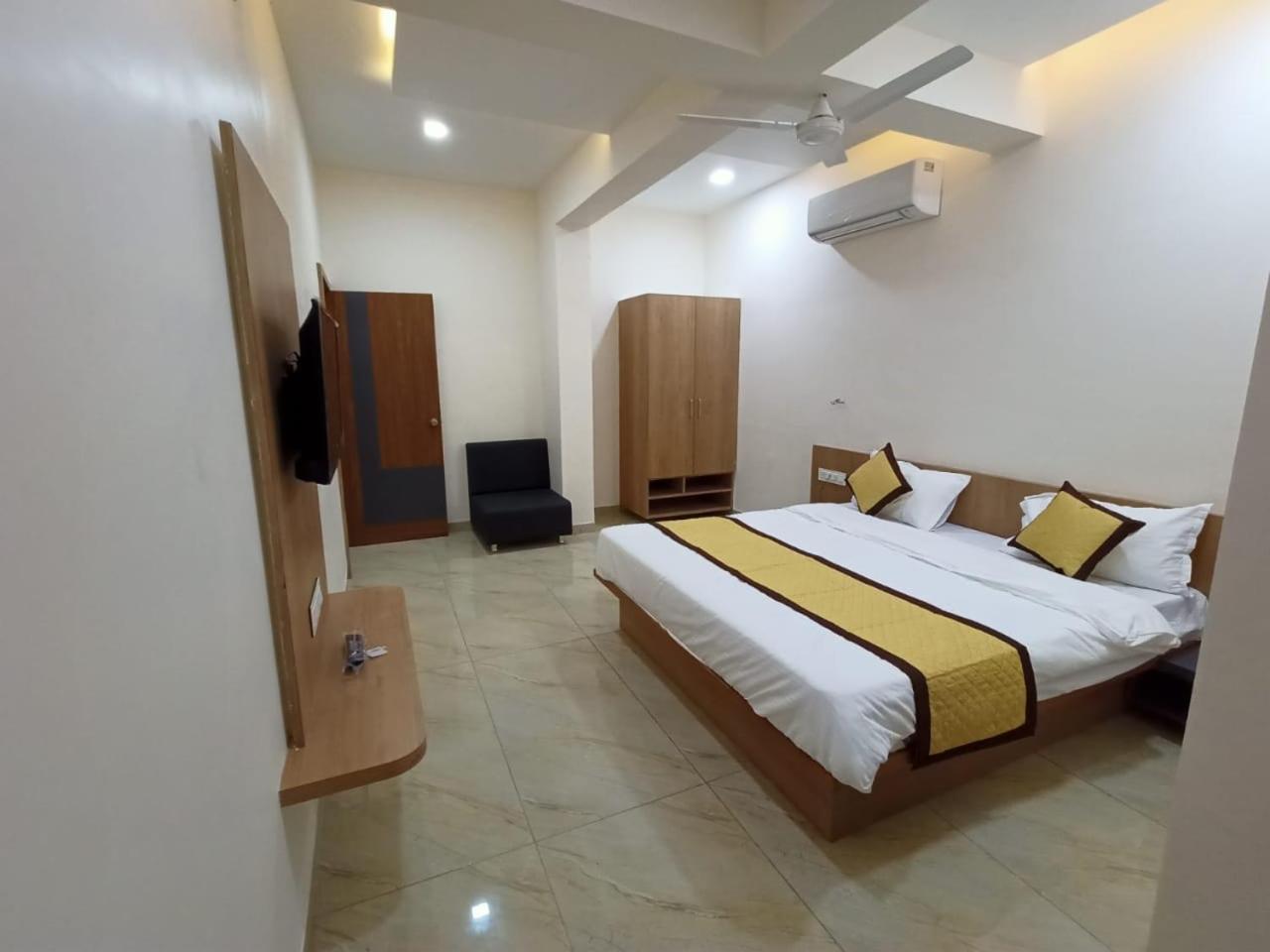 Hotel Crossview Palanpur Exterior foto