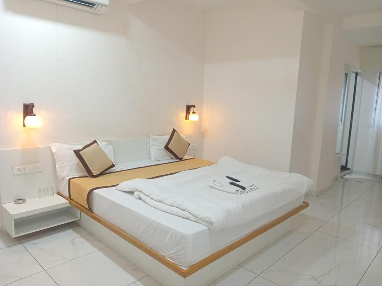 Hotel Crossview Palanpur Exterior foto