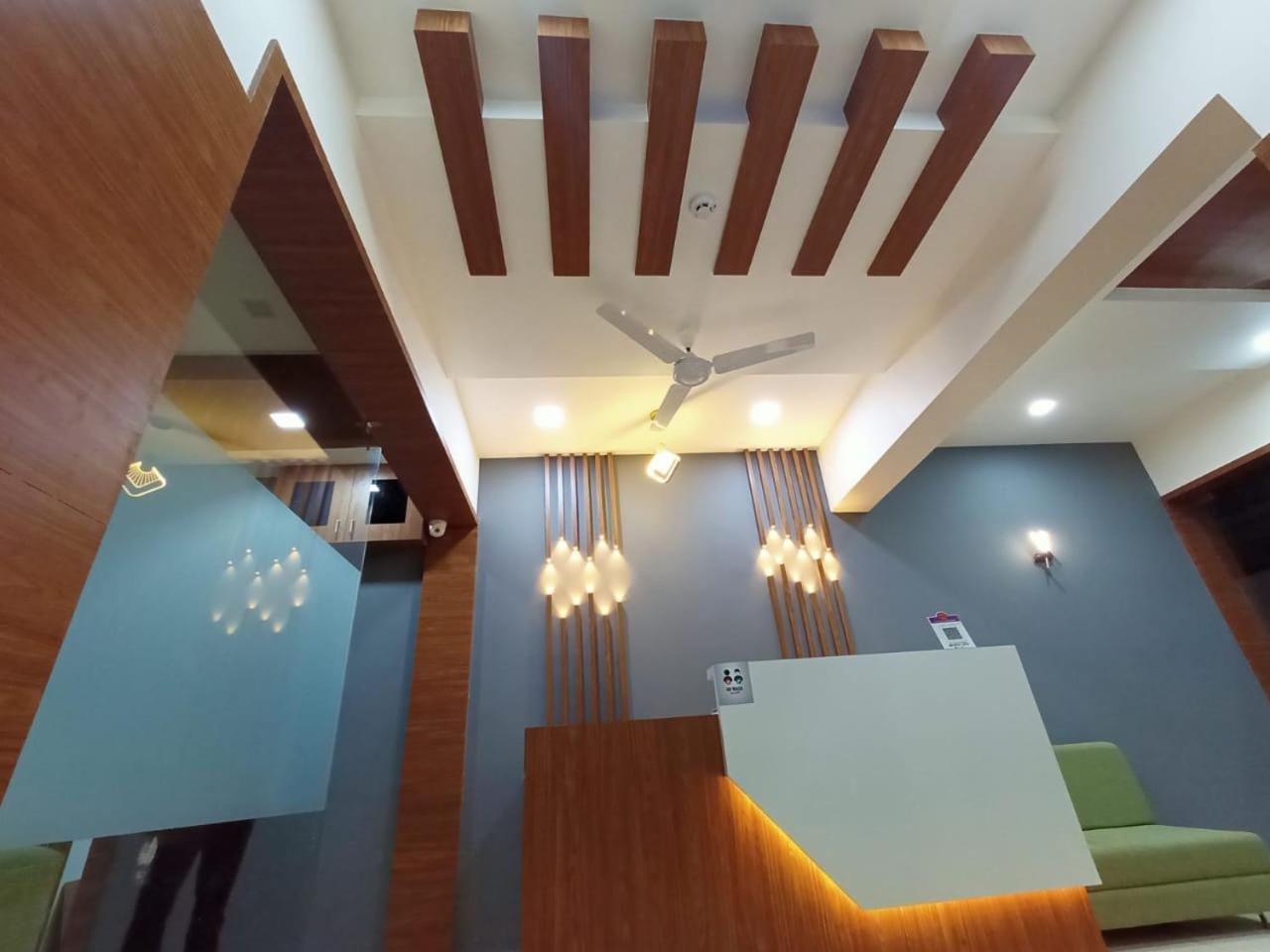 Hotel Crossview Palanpur Exterior foto