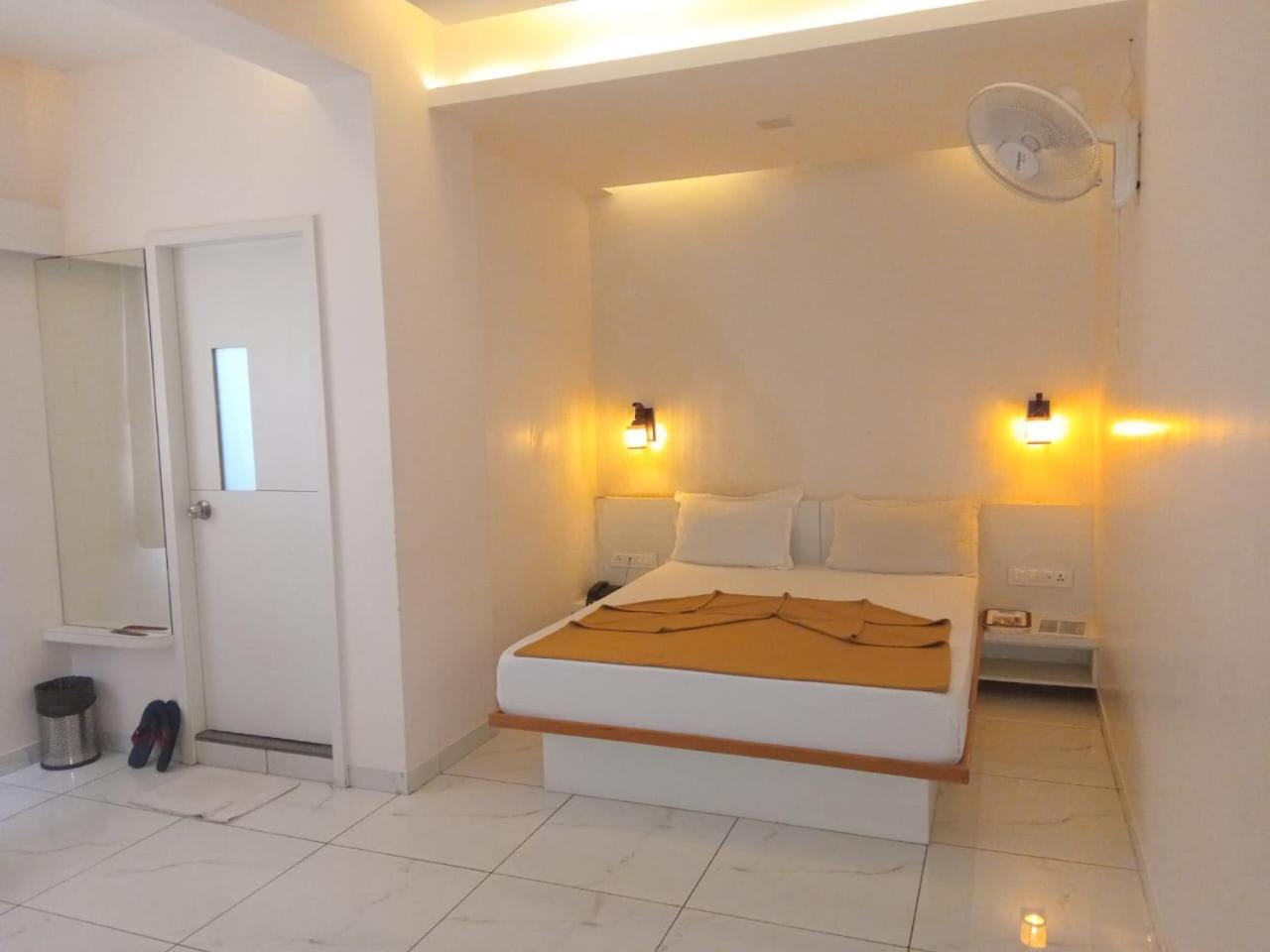 Hotel Crossview Palanpur Exterior foto