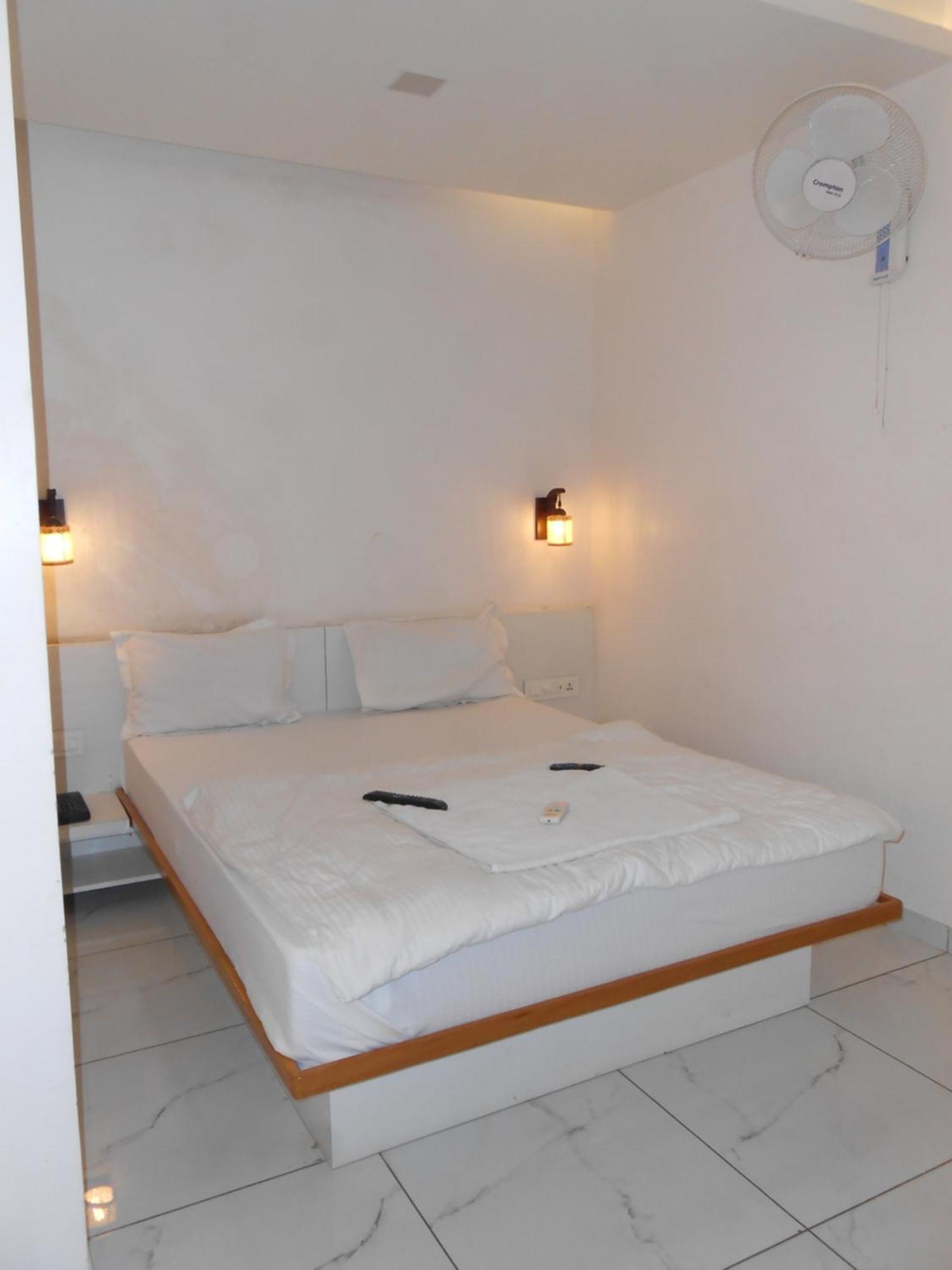 Hotel Crossview Palanpur Exterior foto